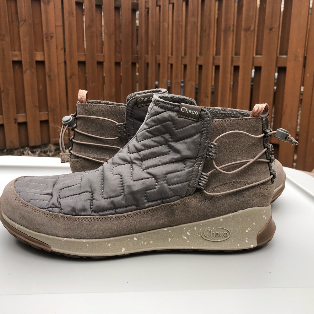 Size 11 M Chaco WOMENS Borealis Ridge Model Brown Boots Waterproof Slip On EUC